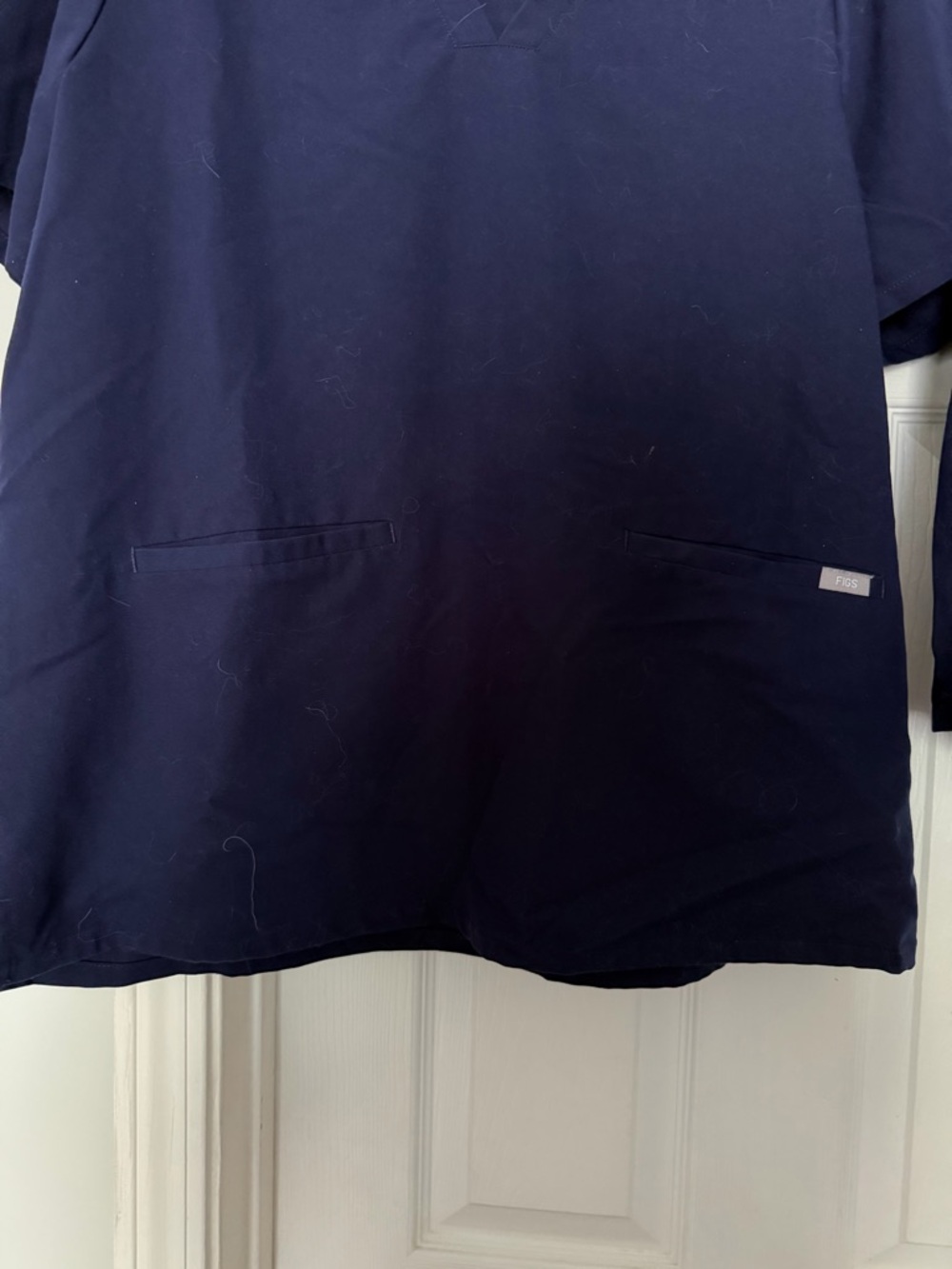 Figs Navy V-Neck Scrub Set - Picture 3 of 4